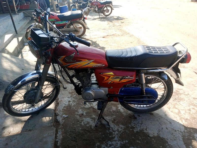 honda 125 red color 0