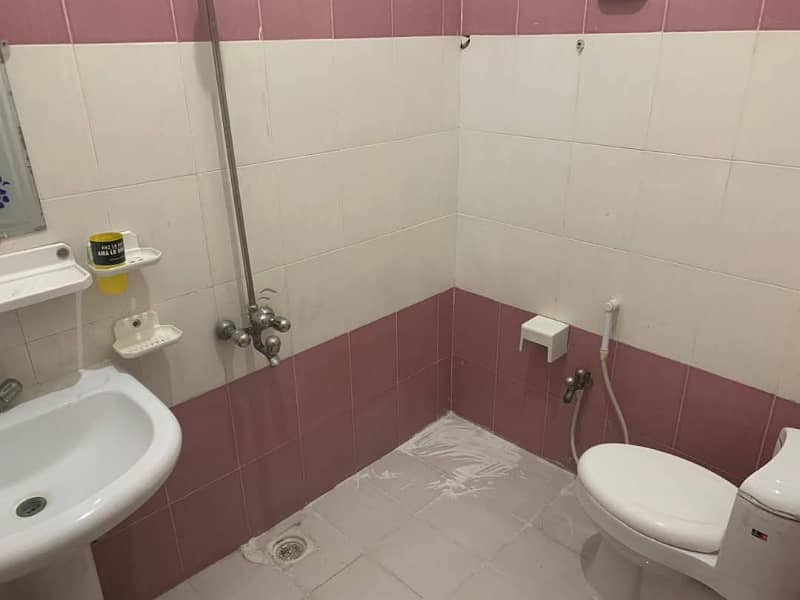 Ghouri town pH 5 first floor water electrity Gass Available has single story 6