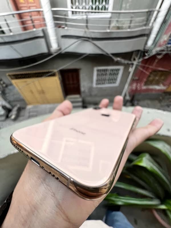 iphone xs lush condition 6