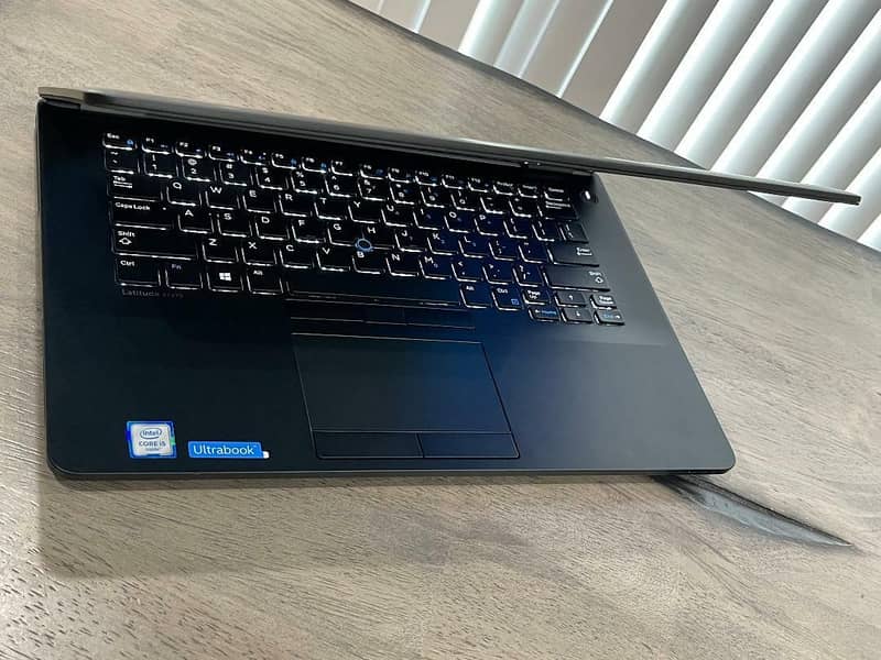 Dell 7470 Core i5 6th Gen 14 in FHD 8gb 256gb ssd Ultrabook 2