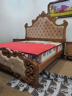 Carving bed set Brand new Not used King size (without mattris) call me