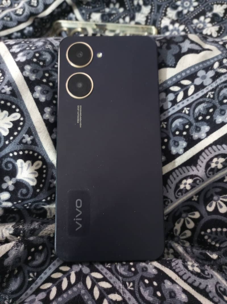 Vivo y03 with box charger, like new condition, urgent sale 3