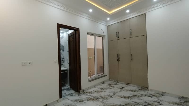 Corner House For sale In Lahore 12