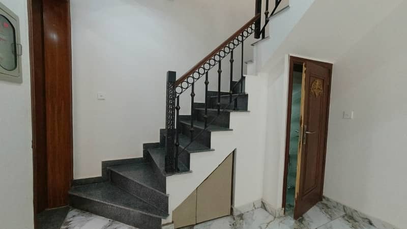 Corner House For sale In Lahore 15