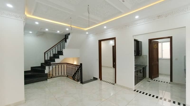 Corner House For sale In Lahore 16