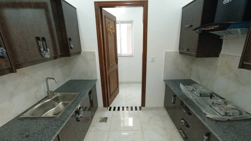 Corner House For sale In Lahore 18