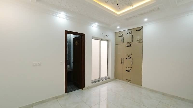 Corner House For sale In Lahore 20