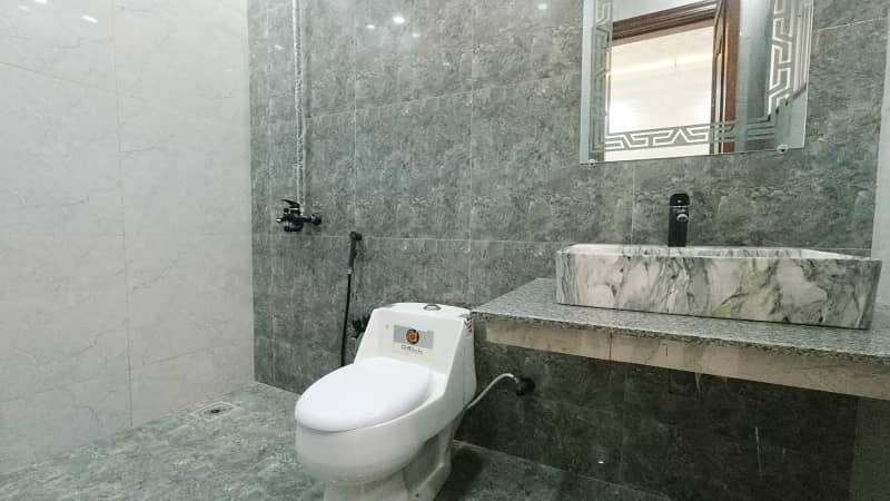 Corner House For sale In Lahore 21