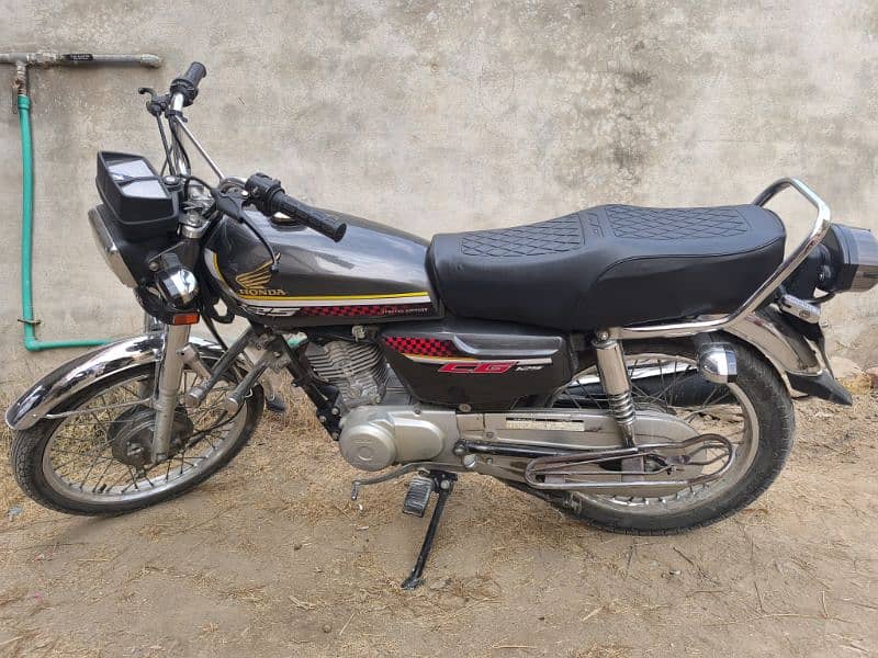 Honda 125 - Model 2018 - With all accessories 0