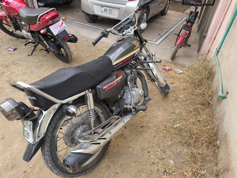 Honda 125 - Model 2018 - With all accessories 1