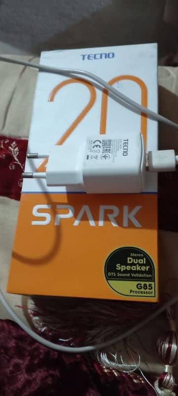 Tecno spark 20 8+8 ram 256 mamry 3