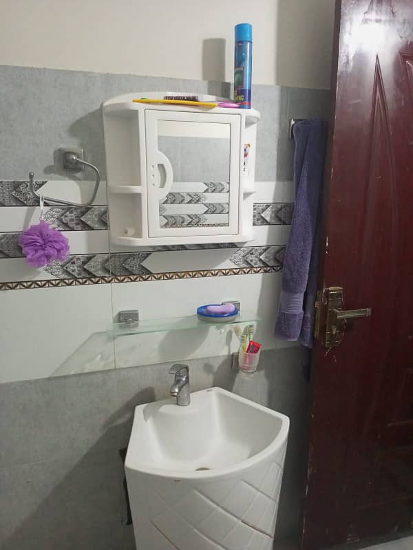 10 Marla Double Story House For Sale in Gulshan-e-Wahid colony Empress Road Multan 6