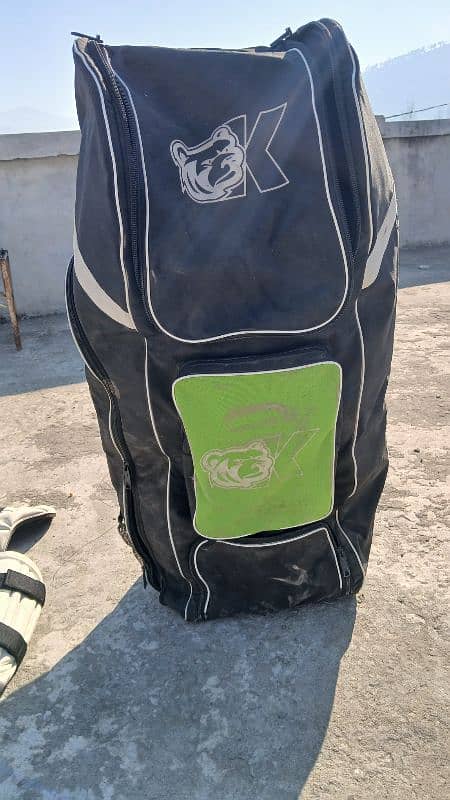 cricket kit with full equipments and used only 5 time 1