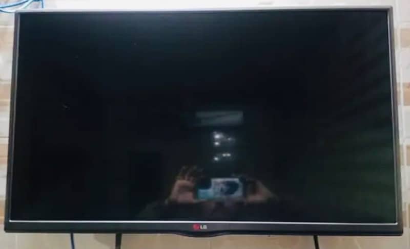 LG LED TV 43 inches orignal like new condition 0