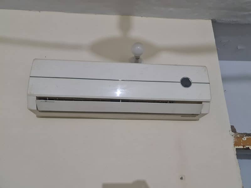 garee 1.5 tone split Ac 2