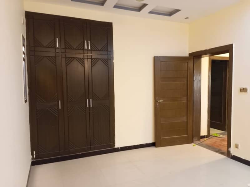 Bahria town phase 8, Ali block 7 Marla full house available for rent gas installed 13