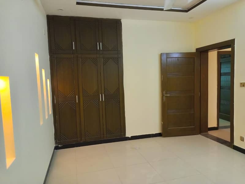 Bahria town phase 8, Ali block 7 Marla full house available for rent gas installed 28