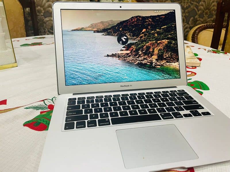 MACBOOK Air 11