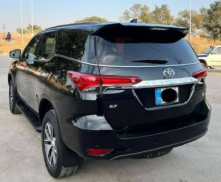 Toyota Fortuner V 2021 Brand New Zero Metter Condition 3