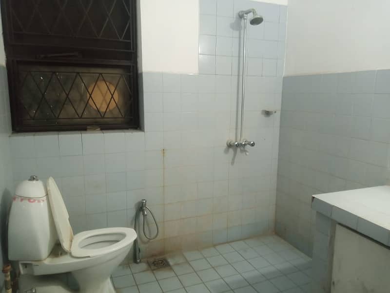 01 KANAL BEAUTIFULL BUNGALOW AVAILABLE FOR RENT AT VERY HOT LOCATION 14