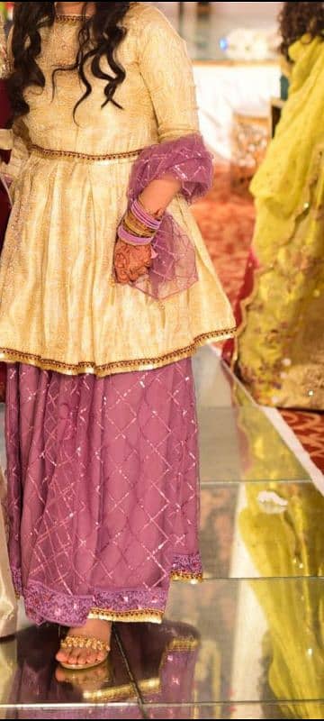 light purple and peach sharara with dupatta dono sharare alag hai 1