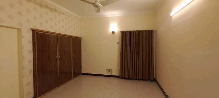 1250 Square Feet Upper Portion In Beautiful Location Of I-11/2 In Islamabad 4