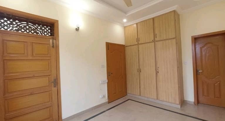 1250 Square Feet Upper Portion In Beautiful Location Of I-11/2 In Islamabad 6