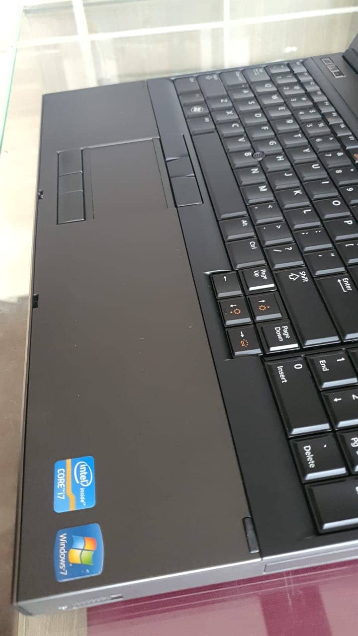 Dell Precision Core i7 4GB / 128 Laptop 3