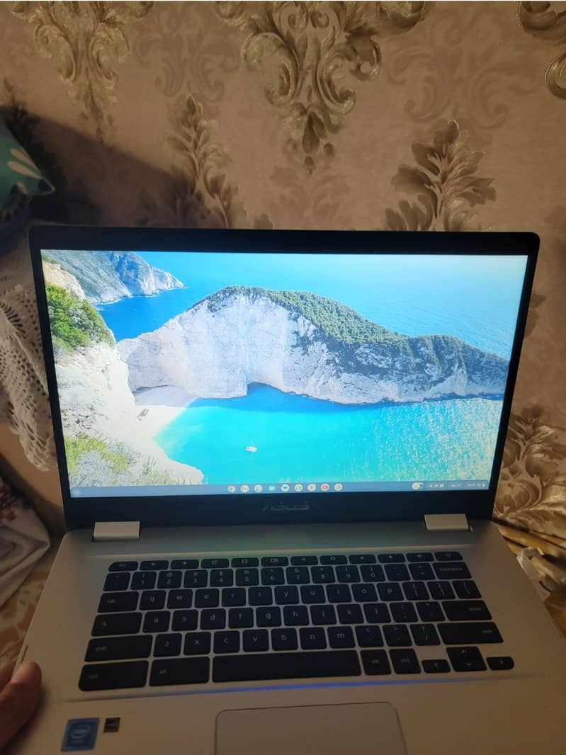 Asus Laptop ChromeBook O. S 64GB 3