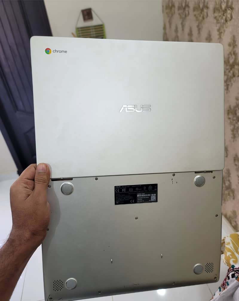 Asus Laptop ChromeBook O. S 64GB 6