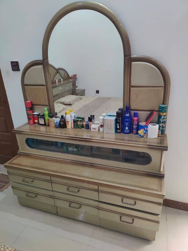 Bed dressing sideboard for sale 4