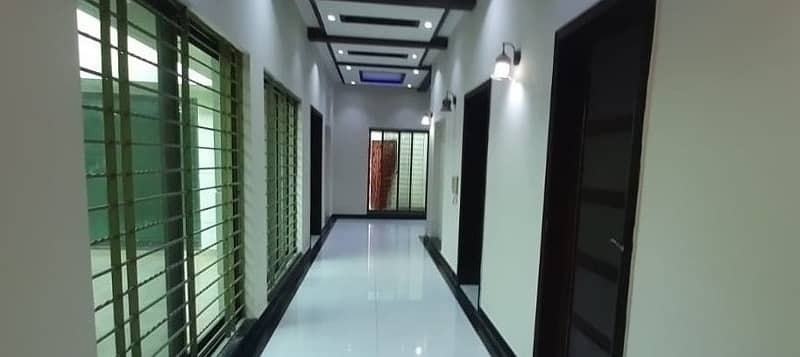 01 KANAL DESIGNER LUXURY UPPER PORTION AVAILABLE FOR RENT 12