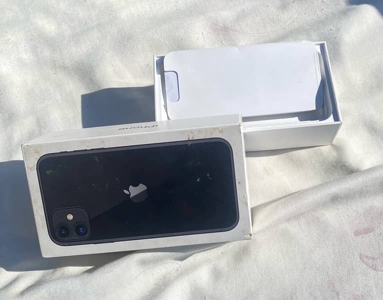 iPhone 11 with box (Sim working) 3