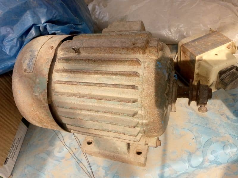 Mukhtalif Pani Boring Wali Motors aur Pumps For Sale 2