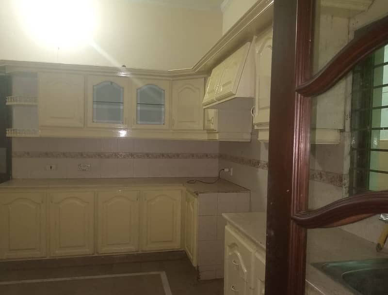 01 KANAL VERY BEAUTIFUL LOWER PORTION AVAILABLE FOR RENT 2