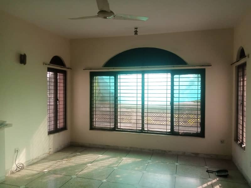 01 KANAL DESIGNER UPPER PORTION AVAILABLE FOR RENT AT VERY HOT LOCATION 3