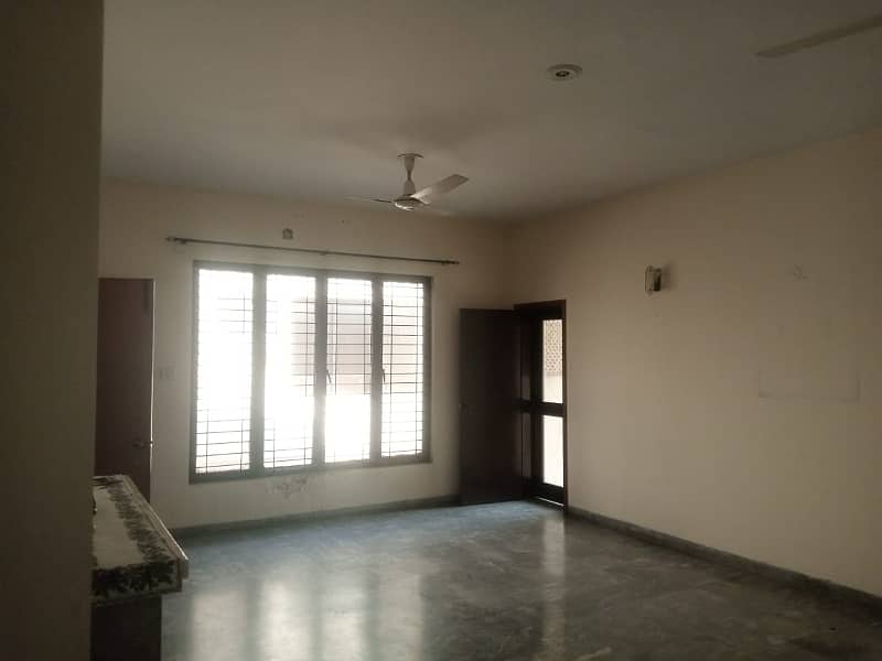 01 KANAL DESIGNER UPPER PORTION AVAILABLE FOR RENT AT VERY HOT LOCATION 7