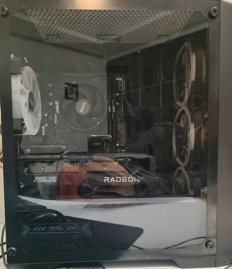 RX 6600 GAMING PC 4