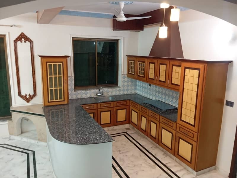 Highly-Desirable Upper Portion Available In Allama Iqbal Town For Rent 1