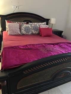 Kind size bed set