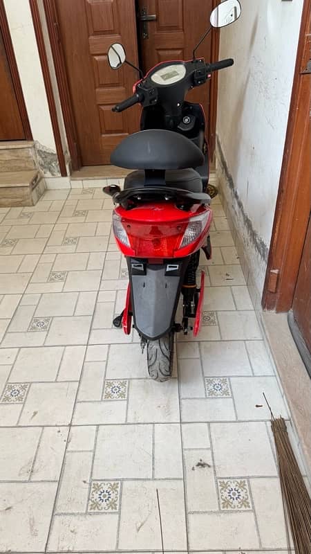 scooter yj fature 50cc like brand new 4