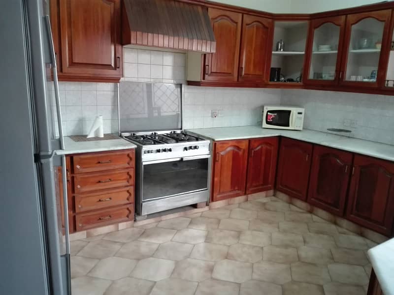 FURNISHED ACCOMODATION Portion For rent 18