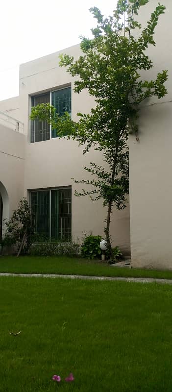 FOUR BEDROOMS SPACIOUS HHOUSE FOR RENT 4