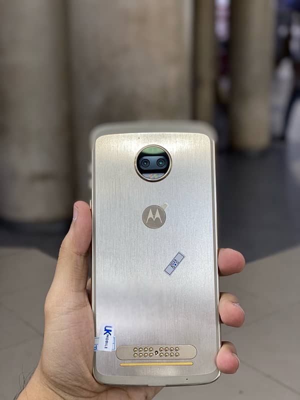 Moto z2 force 4/64 1