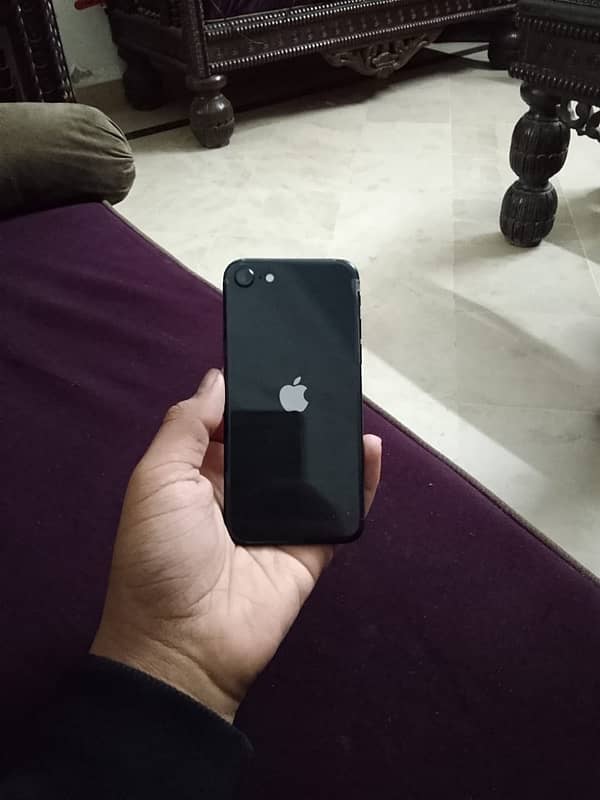 iPhone SE 2020 0