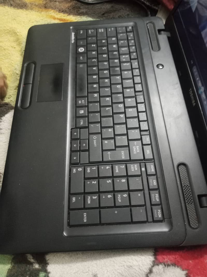 Toshiba i5, 4 gb ram 500 hard drive 1