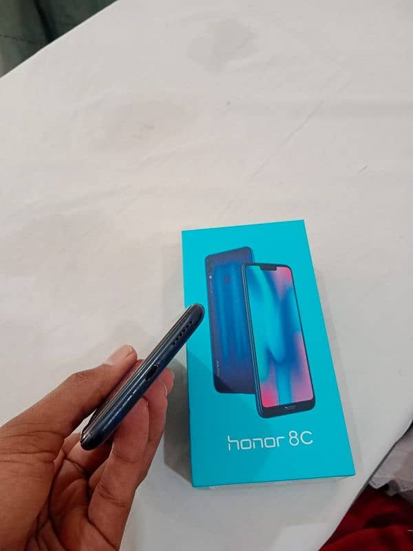 Honor 8C 5