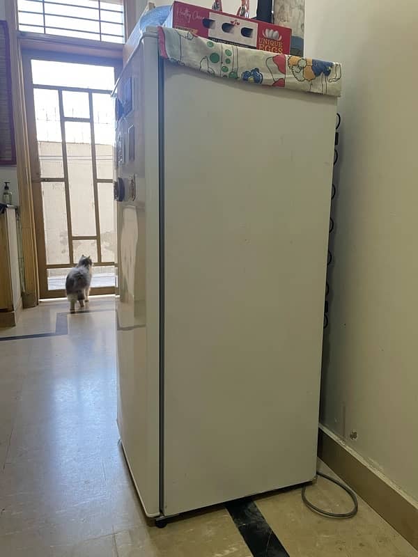 Dawalence room Refrigerator for sale in 10/10 condition 1