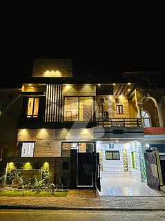 05 MARLA BRAND NEW HOUSE FOR SALE LDA APPROVED GAS AVAILABLE IN EASTERN BLOCK PHASE 1 BAHRIA ORCHARD LAHORE