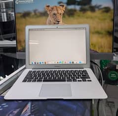 Apple MackBook Air 2017 core i7 256GB NvMe . . . . neat Machine